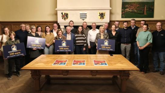 Winnaars van de eindejaarsactie 2025 ontvangen hun prijzen